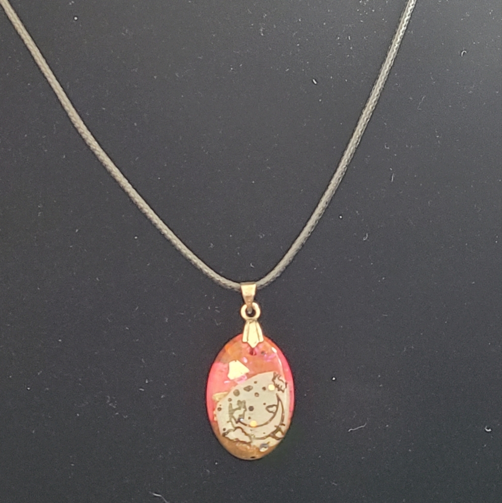 Elegant Gold and Red Pendant Necklace